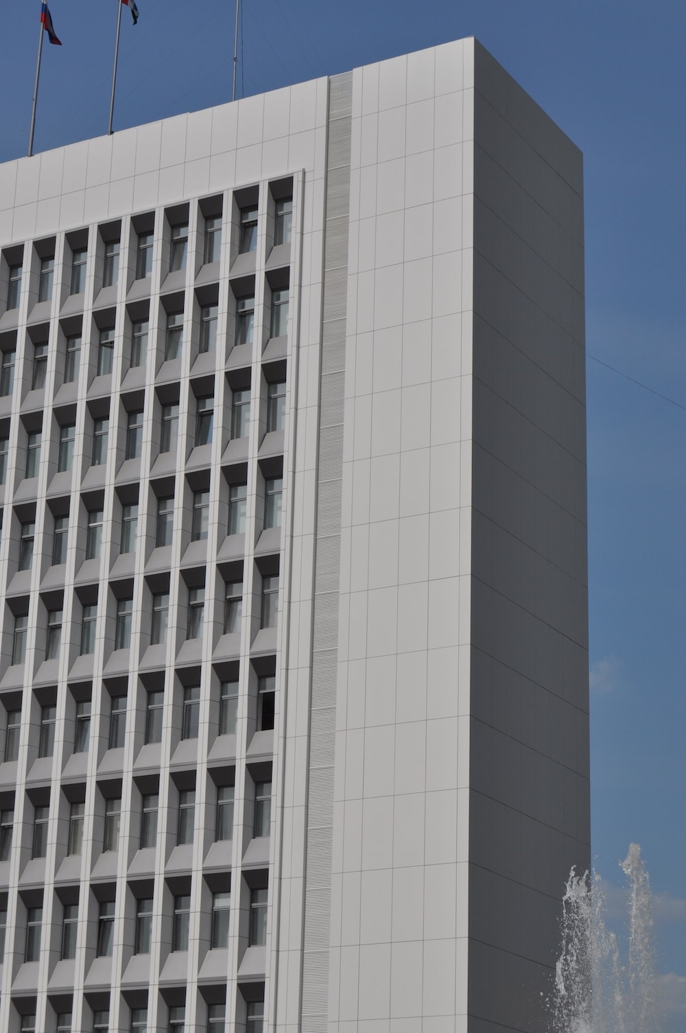 Здание Областного Совета депутатов - применение вентиляционных решеток AIRO